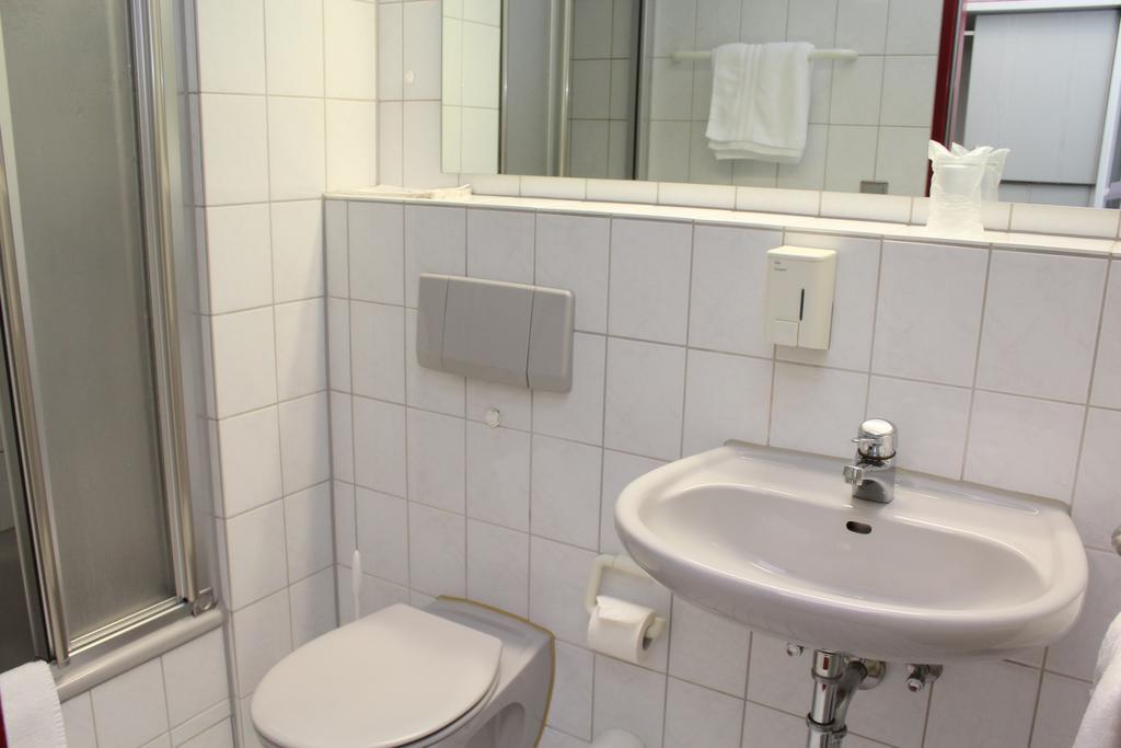 A.C. Hotel Hoferer シュトゥットガルト 部屋 写真