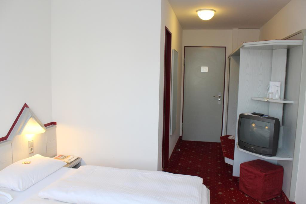 A.C. Hotel Hoferer シュトゥットガルト 部屋 写真