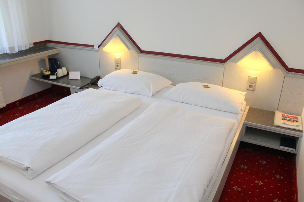 A.C. Hotel Hoferer シュトゥットガルト 部屋 写真